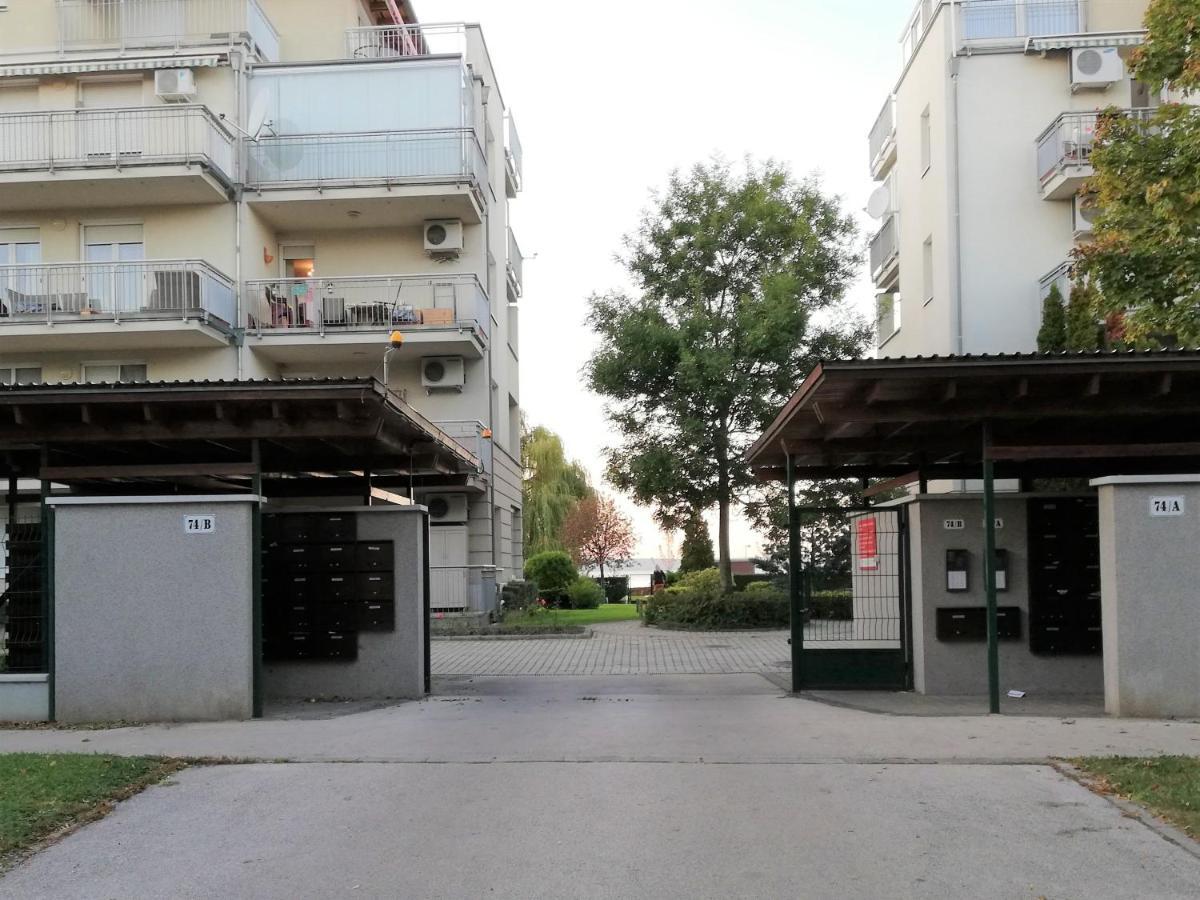 Bella Golden Beach Сиофок Екстериор снимка