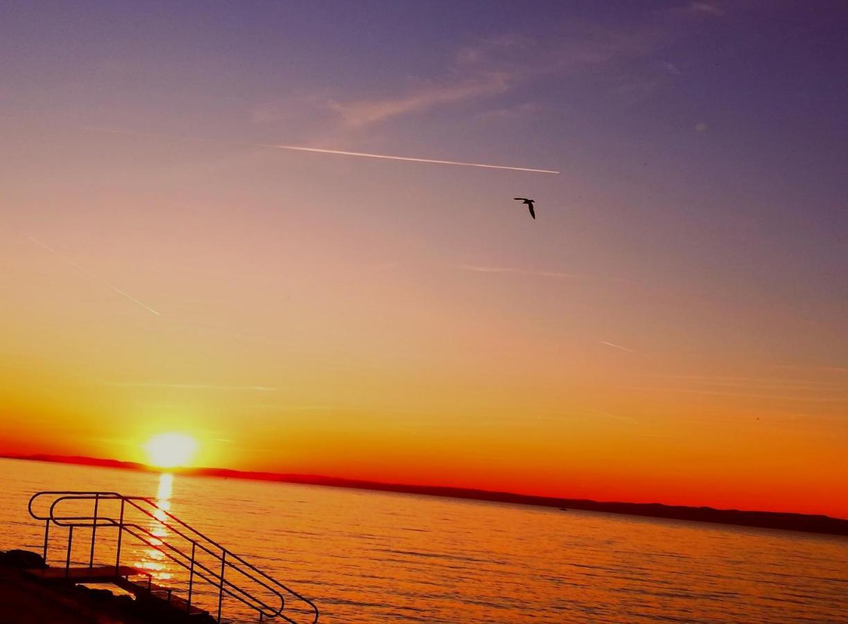 Bella Golden Beach Сиофок Екстериор снимка